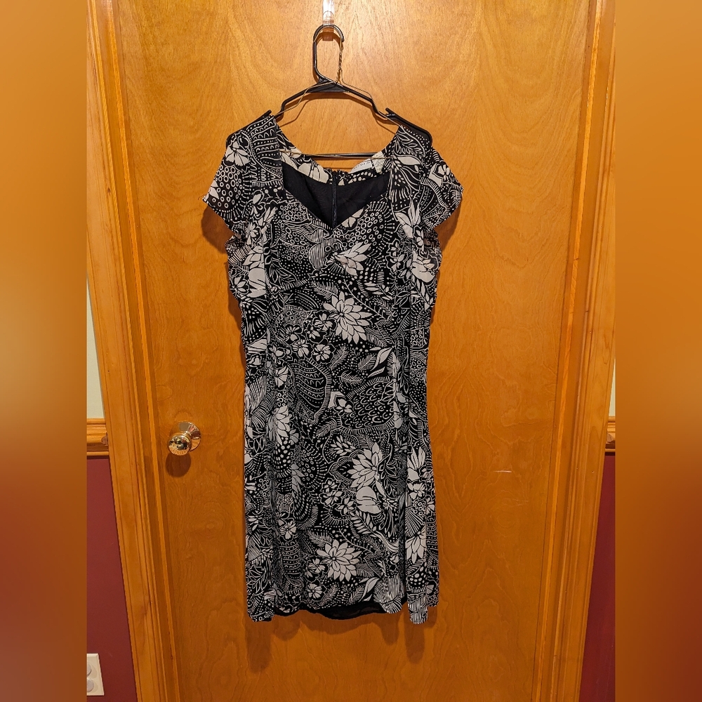Black and white patterned dress